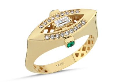 Oval Tasarım Yeşil Taşlı Yüzük