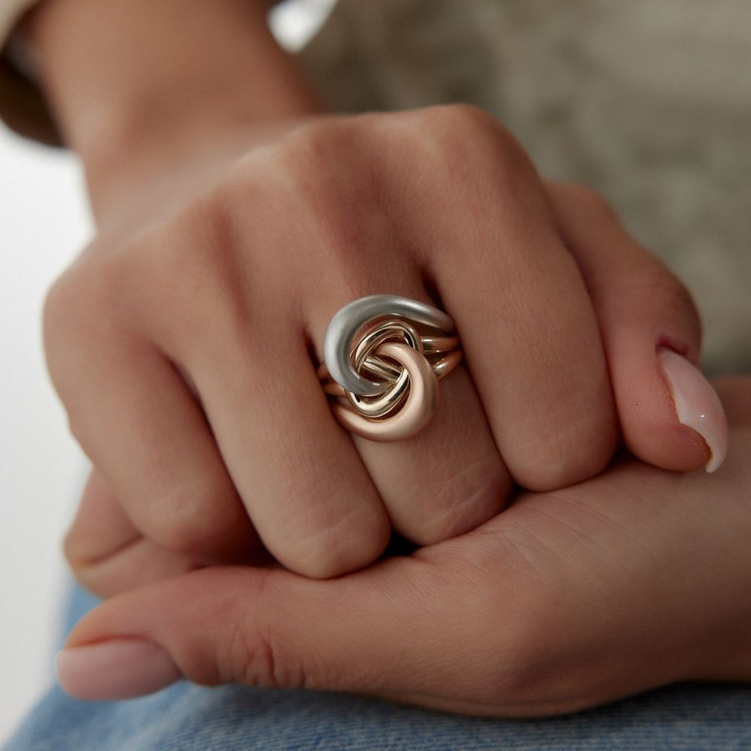 Üç Oval Geçmeli Üç Renk Yüzük