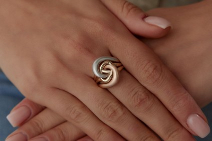 Üç Oval Geçmeli Üç Renk Yüzük