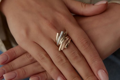 Altı Çubuk Tasarım Üç Renk Yüzük