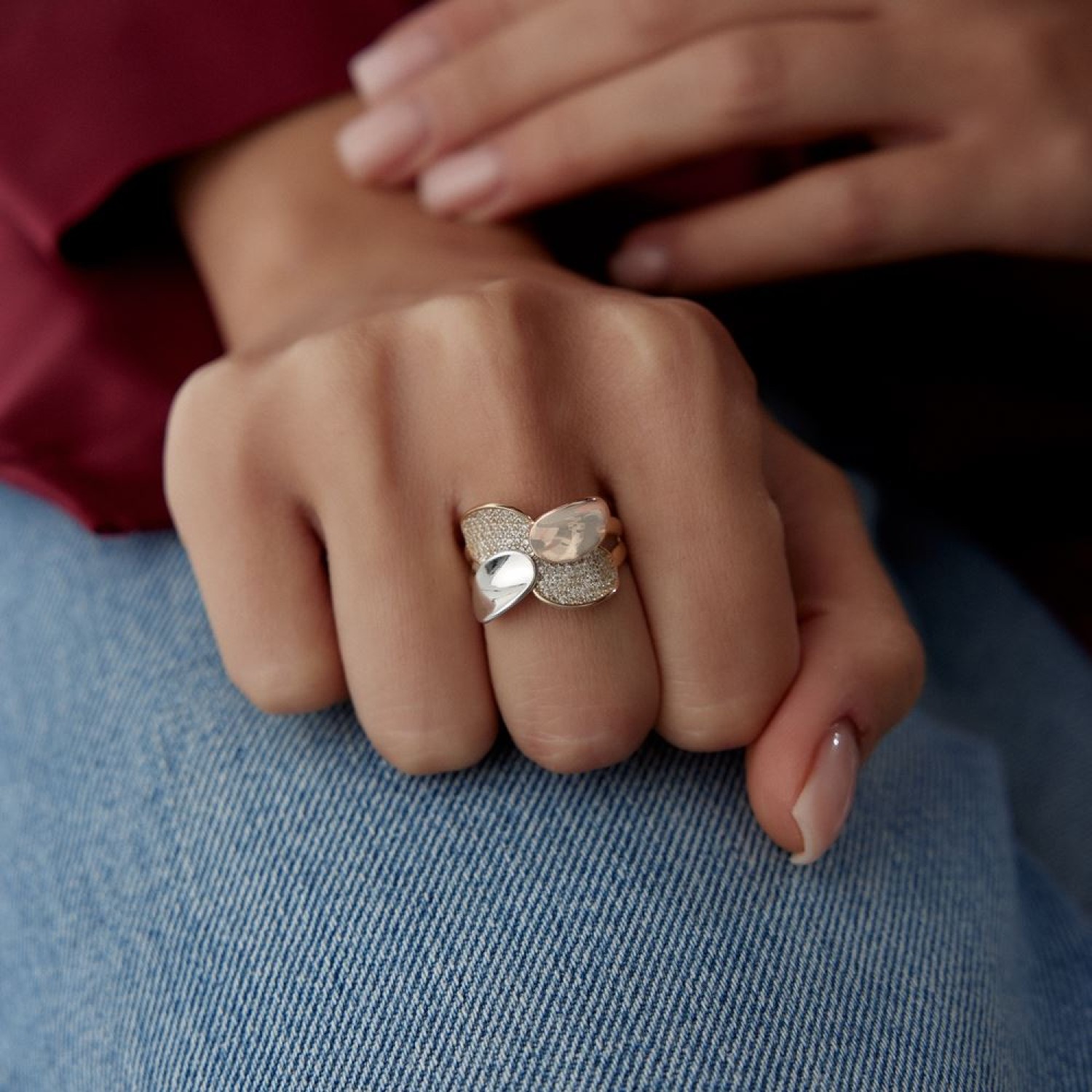 Dörtlü Yaprak Taşlı Üç Renk Yüzük