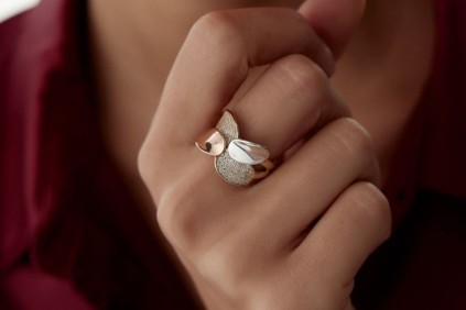 Dörtlü Yaprak Taşlı Üç Renk Yüzük