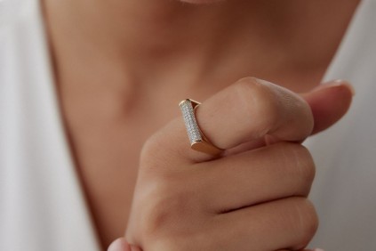 Beyaz Taşlı Yassı Tasarım Baget