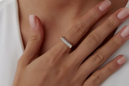 Beyaz Taşlı Yassı Tasarım Baget