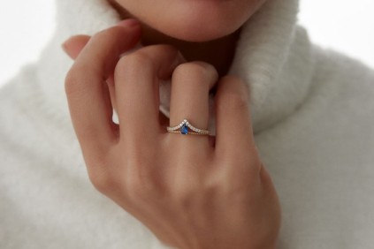 Beyaz Baget Damla Mavi Taşlı Yüzük