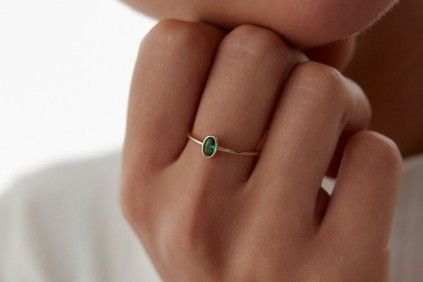 Yeşil Oval Taşlı Tasarım Yüzük