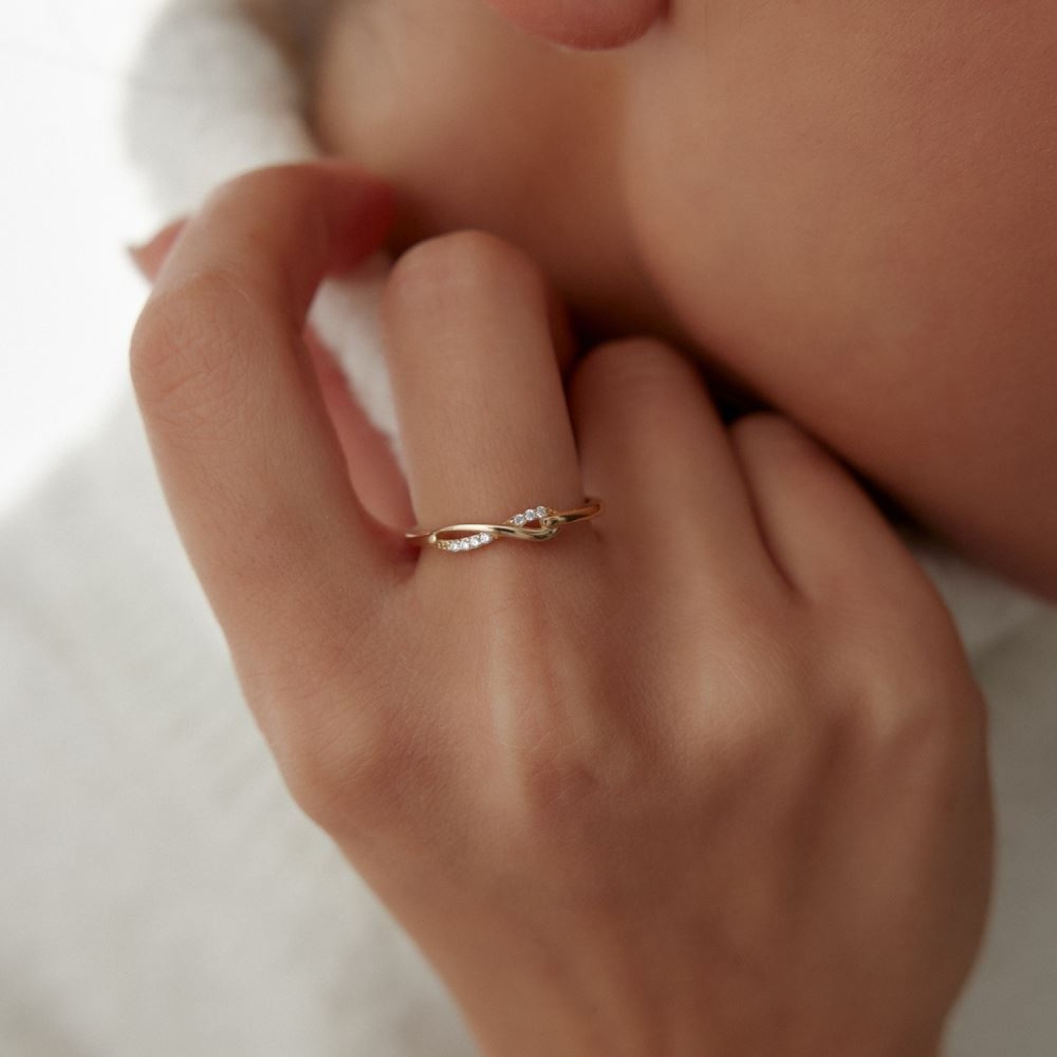 Sonsuz Taşlı Yüzük