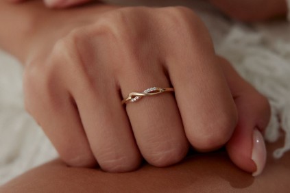 Sonsuz Taşlı Yüzük