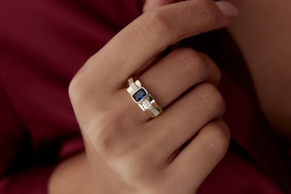 Mavi Taşlı Köşeli Yüzük