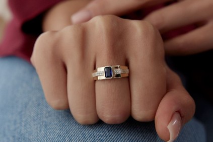 Mavi Taşlı Köşeli Yüzük