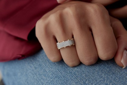 Pembe Köşelı Yüzük