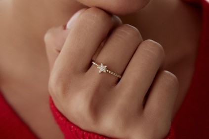 Yıldız Taşlı Nokta Tasarım Yüzük