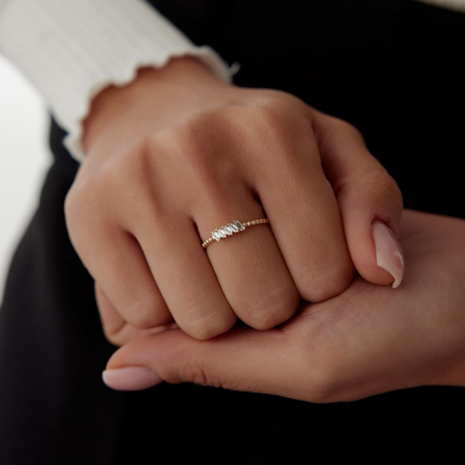 Baget Çapraz Sıralı Yüzük