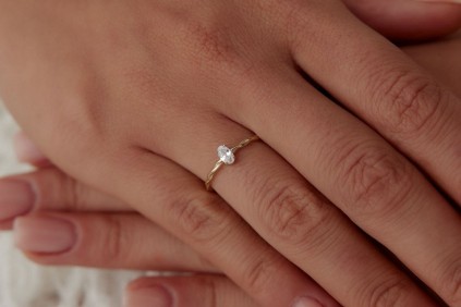 Oval Taşlı Burgu Tasarım Yüzük