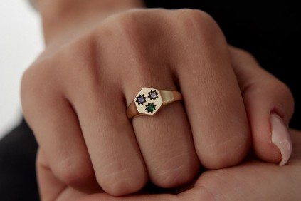 Altıgen Tasarım Mor Ve Yeşil Taşlı Yüzük