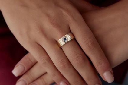 Baget Ve Mavi Taşlı Kare Tasarım Yüzük