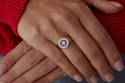 Oval Çizgi Tasarım Pembe Beyaz Taşlı Yüzük