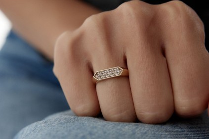 Geometrik Tasarım Taşlı Yüzük