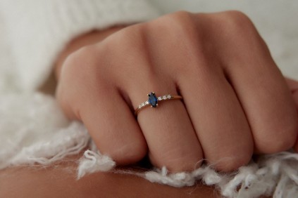 Mavi Damla Beyaz Baget Taşlı Yüzük