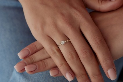 Baget Taşlı Prizma Tasarım Yüzük