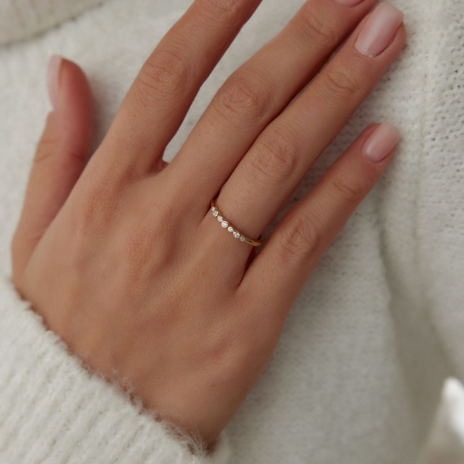 Damla Sıralı Taşlı Yüzük