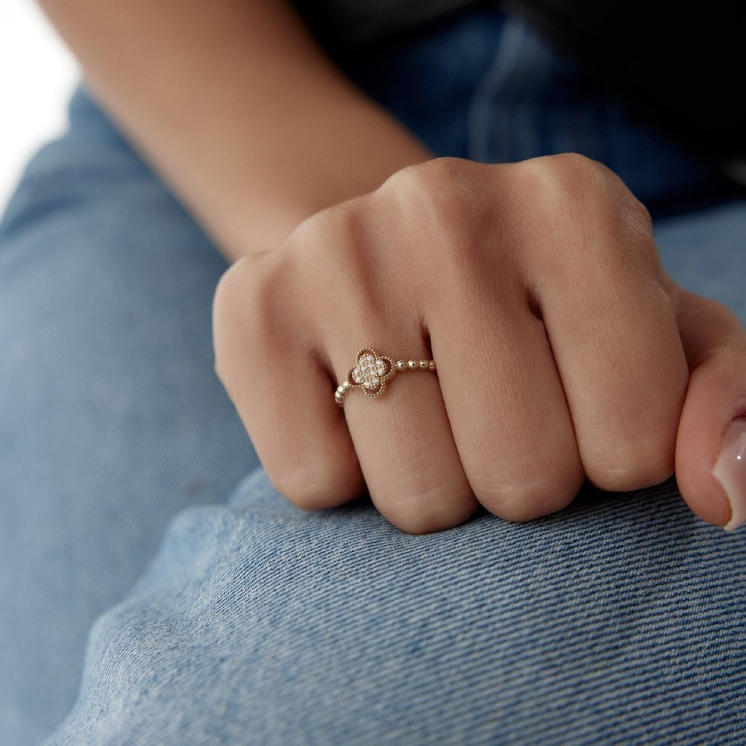 Yonca Taşlı Yüzük