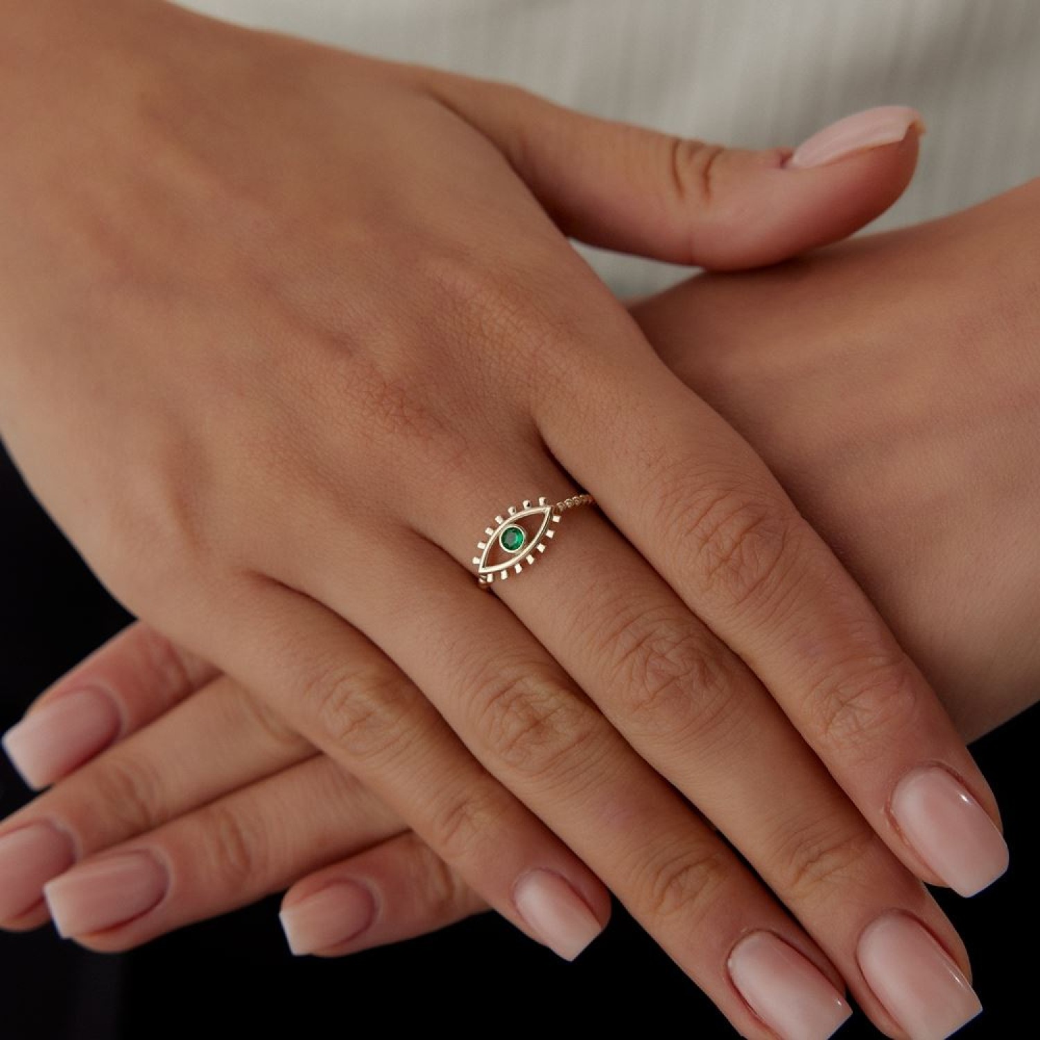 Yeşil Taşlı Burgu Göz Yüzük