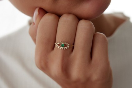 Yeşil Taşlı Burgu Göz Yüzük