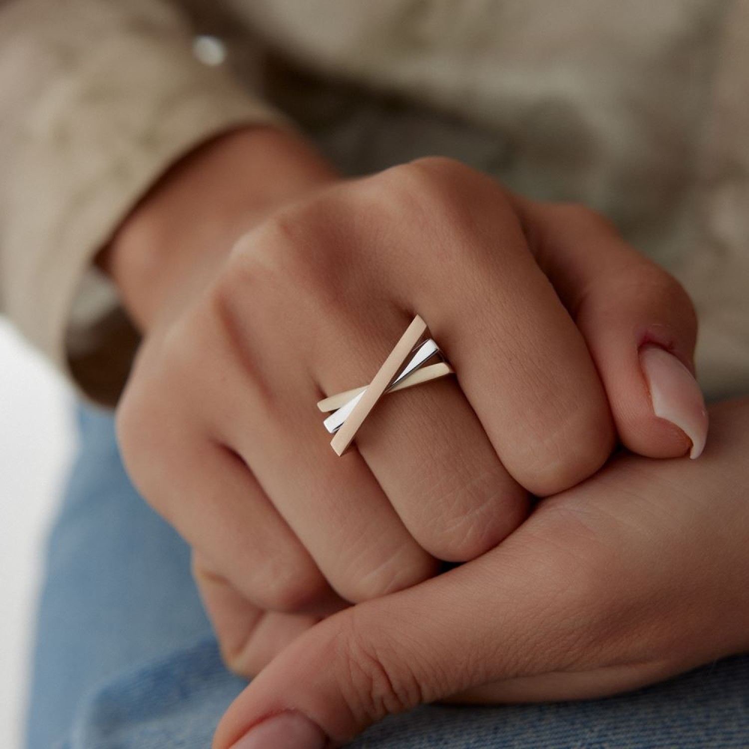 Üç Renk Yatay Çarpı Tasarım Yüzük