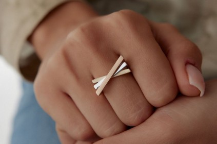 Üç Renk Yatay Çarpı Tasarım Yüzük