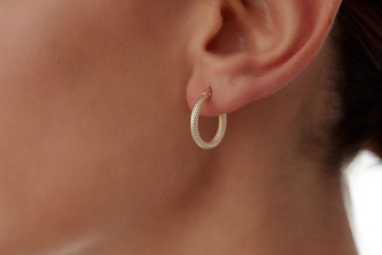 Nokta Oval Tasarım Halka Küpe