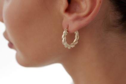 Sade Kıvrımlı Çizgi Halka Küpe