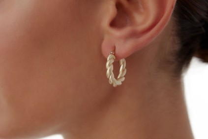 Sade Kıvrımlı Çizgi Halka Küpe