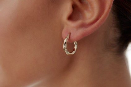 Sade Kıvrımlı Halka Küpe