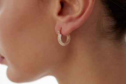 İstiridye Halka Taşlı Küpe