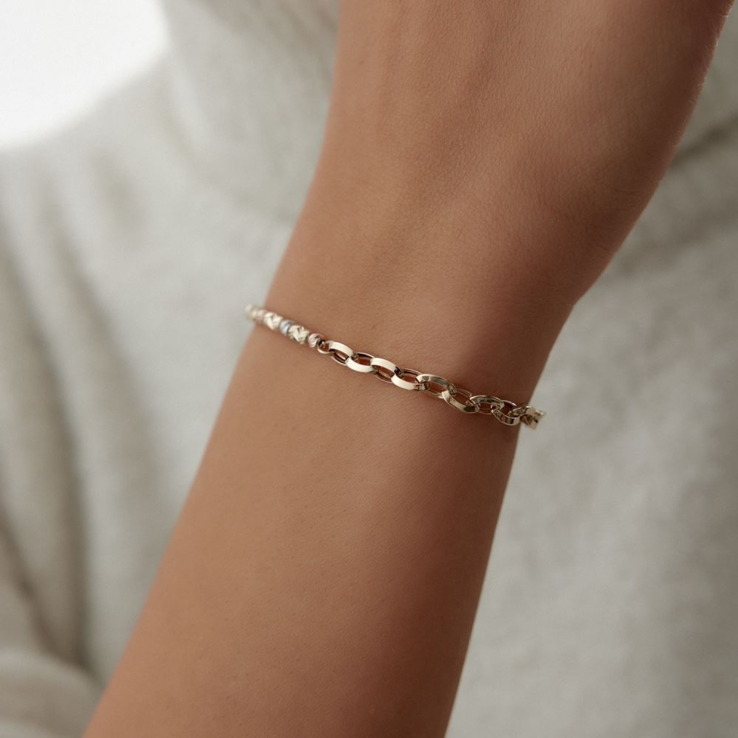 Hallow Dorika Spor Bileklik