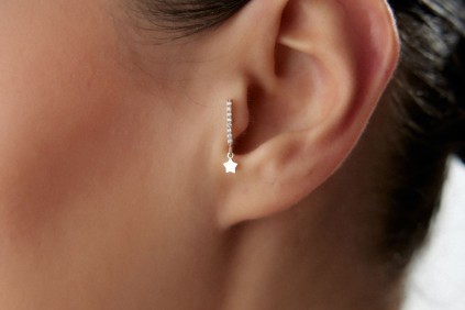 Yıldız Taşlı Piercing