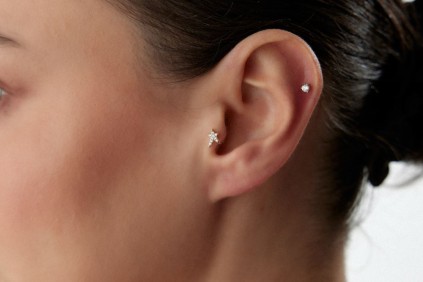 Yıldız Taşlı Piercing