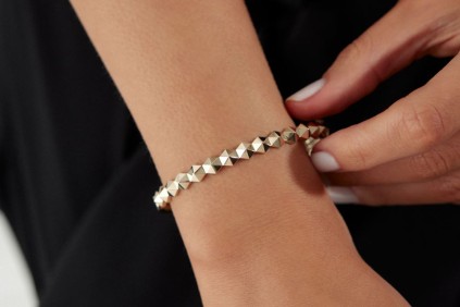 Altıgen Tasarım Kelepçe