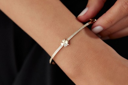 Yonca Kalp Desenli Kelepçe