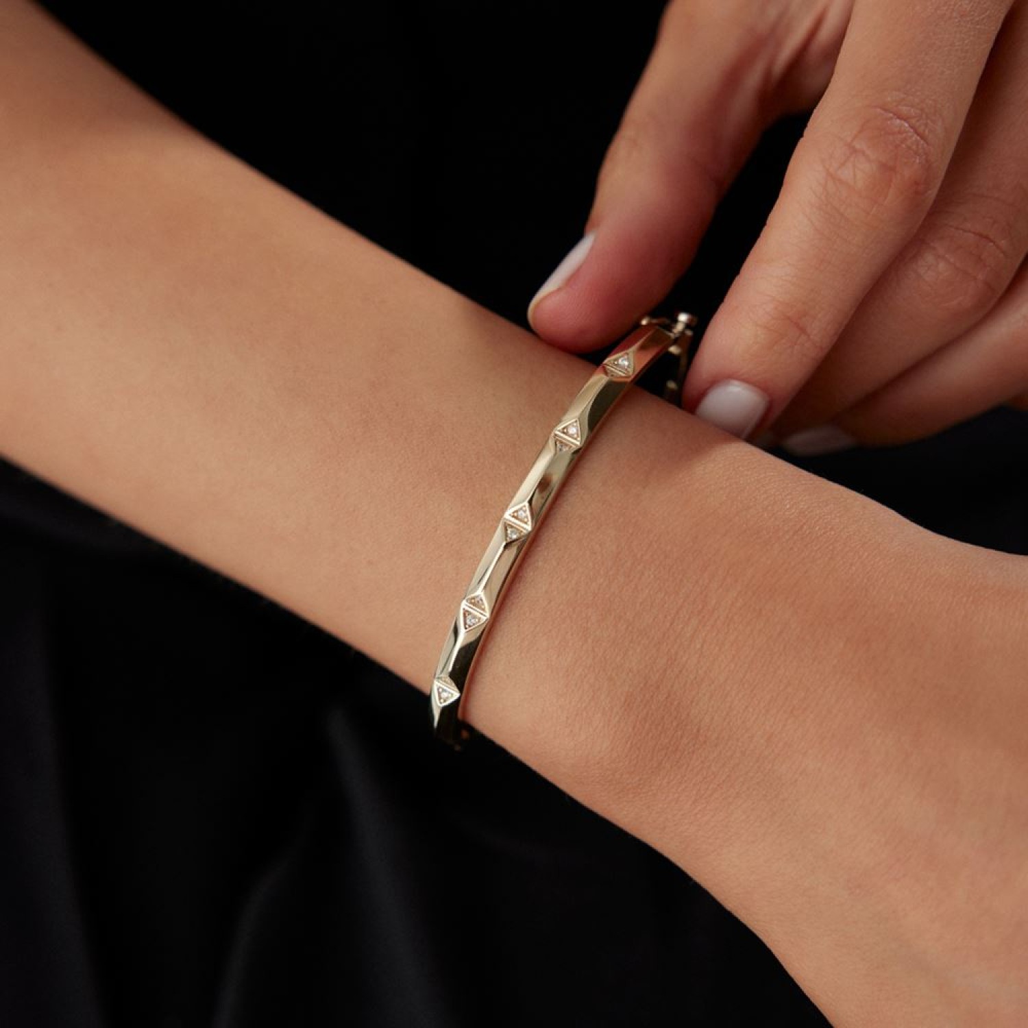 Taşlı Tasarım Kelepçe