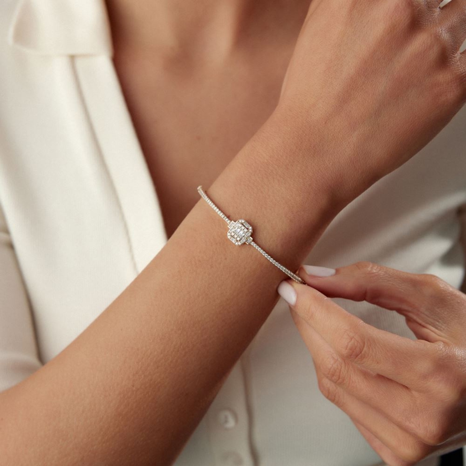 Baget Taşlı Kelepçe