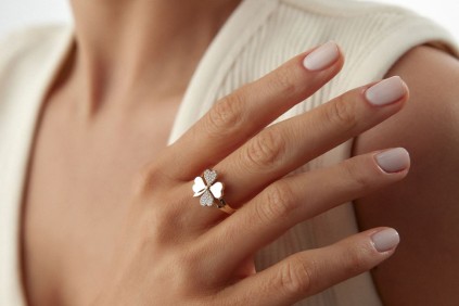 Yonca Taşlı Yüzük