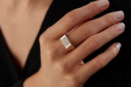 Yatay Tasarım Taşlı Yüzük