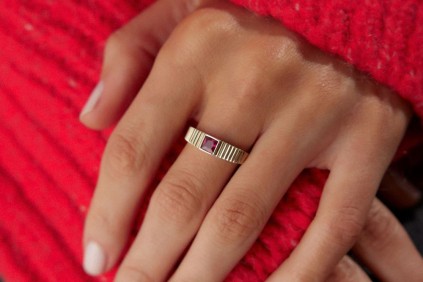 Yakut Taşlı Sıralı Yüzük