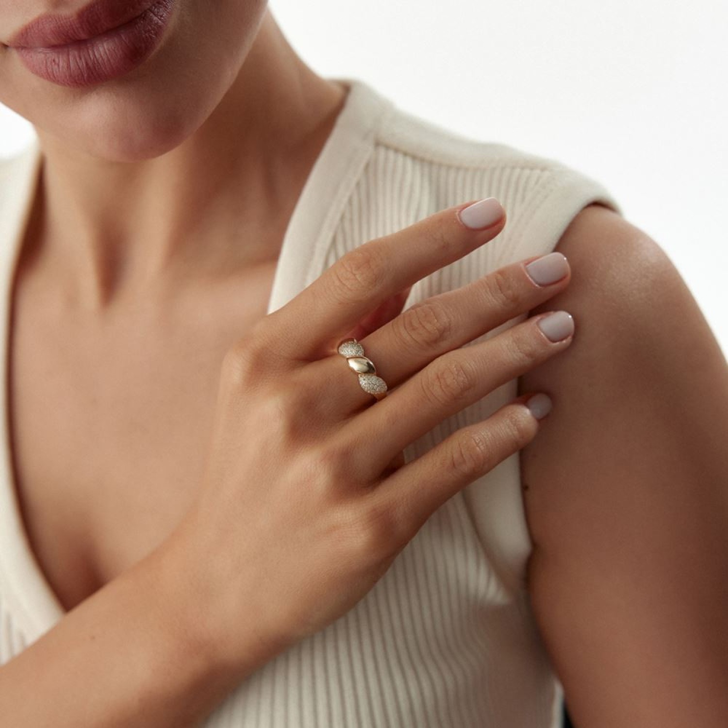 Midye Taşlı Yüzük