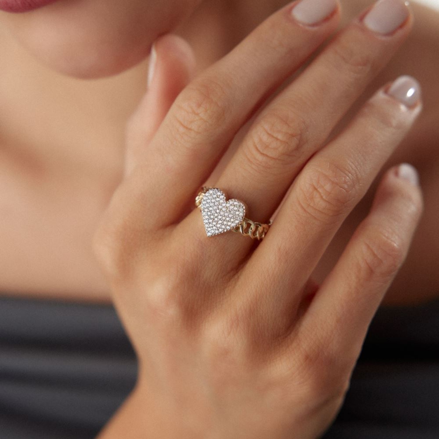 Kalp Burgu Taşlı Yüzük