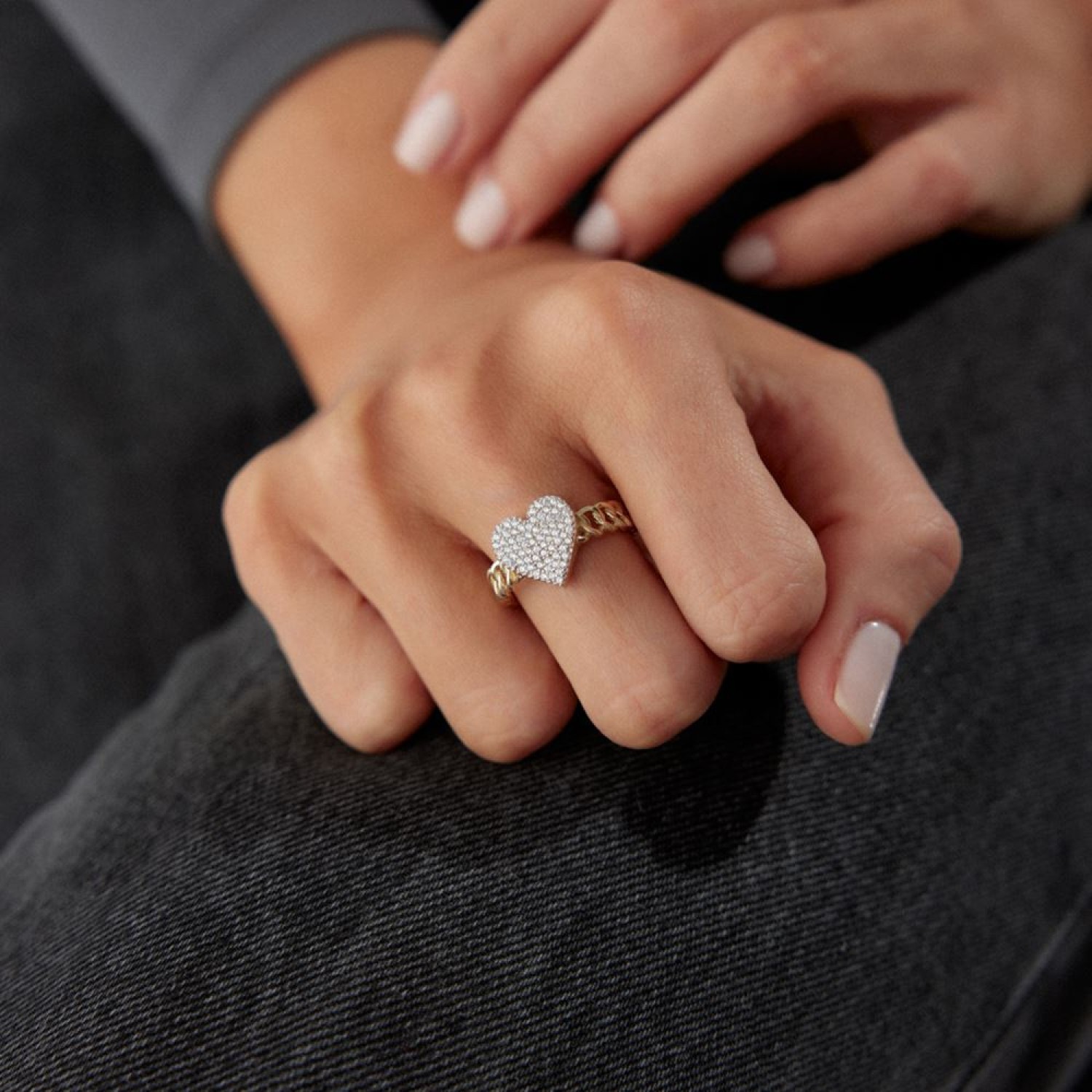 Kalp Burgu Taşlı Yüzük