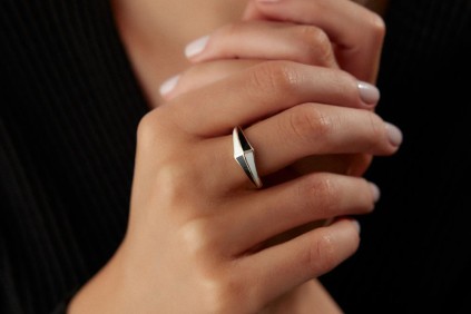 Siyah Beyaz  Mineli Yüzük