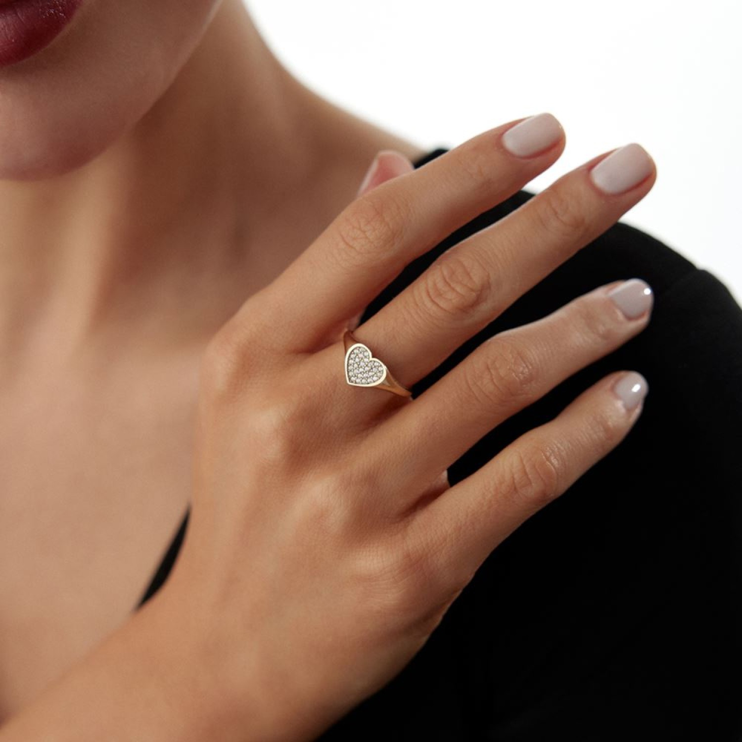 Kalpli Taşlı Yüzük